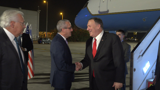 מזכיר המדינה האמריקני מייק פומפאו נוחת ב ישראל אחרי ביקור בטורקיה (צילום: זיו סוקולוב, שגרירות ארה