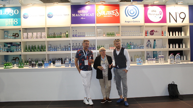 Mineral water tasting for the general public in Termatalia 