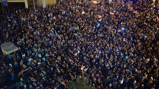 Mass demonstrations in Beirut against government economic policy (Photo: EPA)