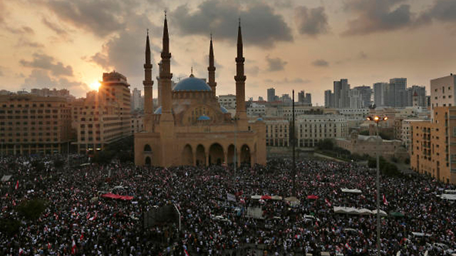  הפגנה הפגנות לבנון ב ביירות (צילום: AP)