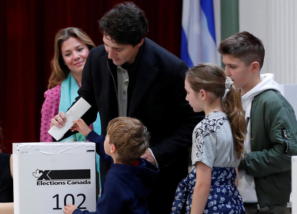 Trudeau and his family vote in the elections (Photo: Reuters)