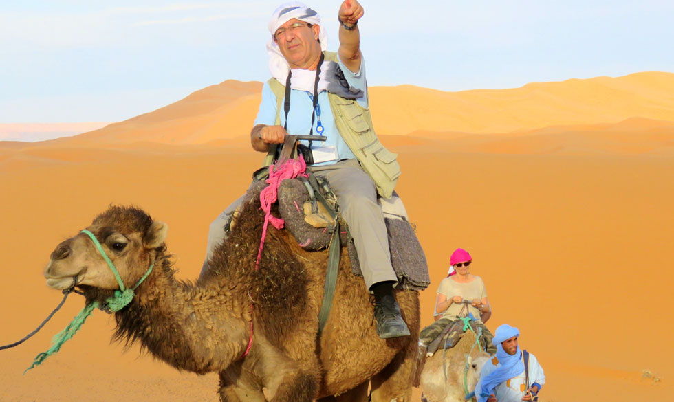 בטיול גמלים בדיונות במרוקו. "ישנתי במדבר סהרה, הלכתי בשלג ובסופות"   (צילום: אלבום פרטי)
