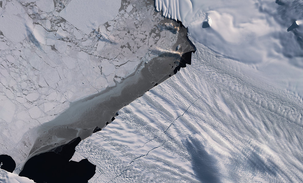 הסדקים בקרחון (צילום: סוכנות החלל האירופית)