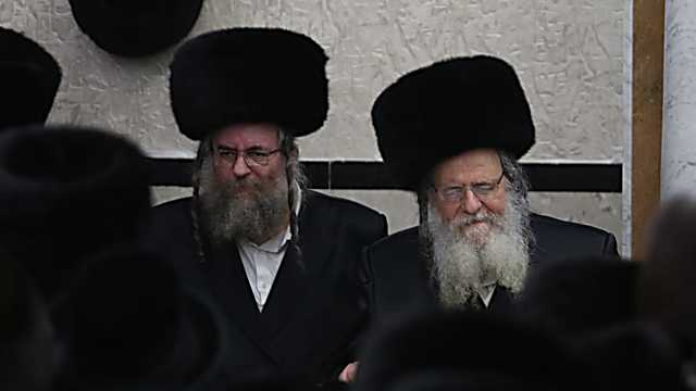 Rabbi Shaul Alter, right (Photo: Caim Goldberg, Kikar HaShabbat)