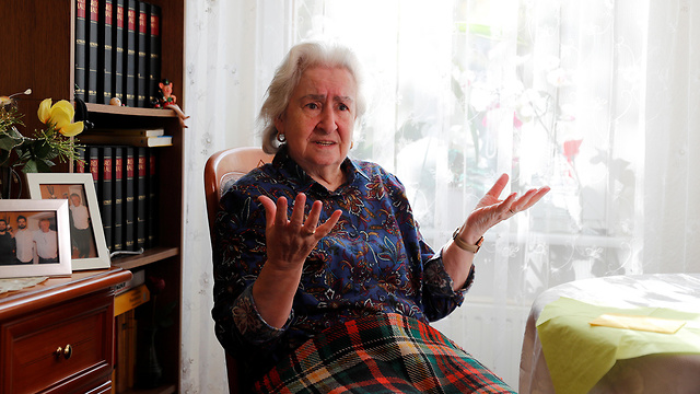 דאגמר סימדון בת 81 בביתה ב גרמניה (צילום: רויטרס)