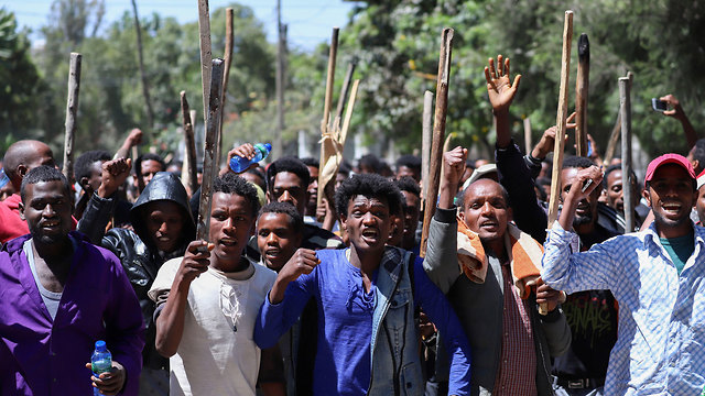 אתיופיה תומכי ג'וואר מוחמד מבקר של ראש הממשלה אביי אחמד (צילום: רויטרס)