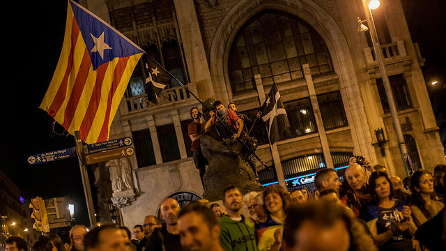 ברצלונה מהומות עצמאות קטלוניה (צילום: AP)