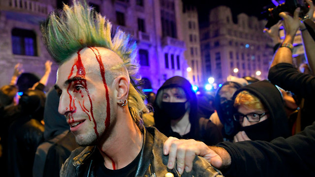 ברצלונה מהומות עצמאות קטלוניה (צילום: AFP)