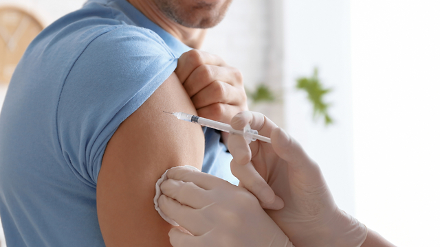 אילוס מחט חיסון חיסונים זריקה (צילום: shutterstock)