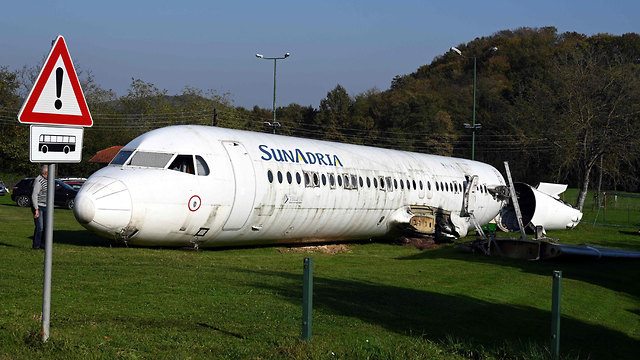 מטוס רוברט סדלר בקרואטיה (צילום: AFP)