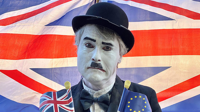 ברקזיט בריטניה האם ה אנגלית תאבד את מעמדה באיחוד האירופי (צילום: AFP)