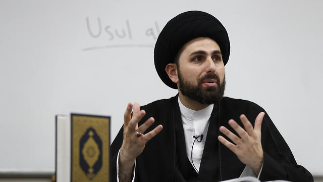 mam Sayed Mohammad Baqer Al-Qazwini speaks during a class at the Al-Hujjah Islamic Seminary in Dearborn Heights