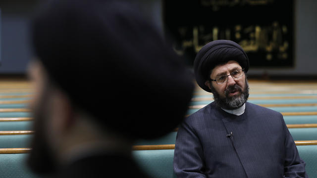 Imam Sayed Hassan Al-Qazwini speaks at the Islamic Institute of America, home of the Al-Hujjah Islamic Seminary, in Dearborn Heights