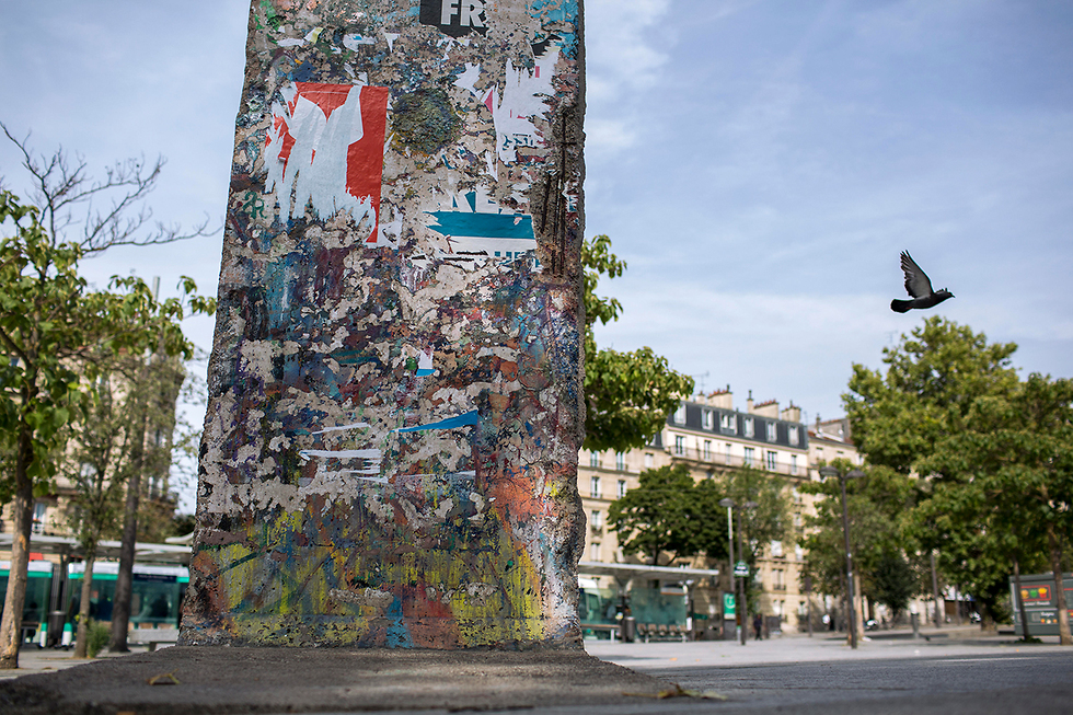 חומת ברלין מסביב לעולם (צילום: AP)