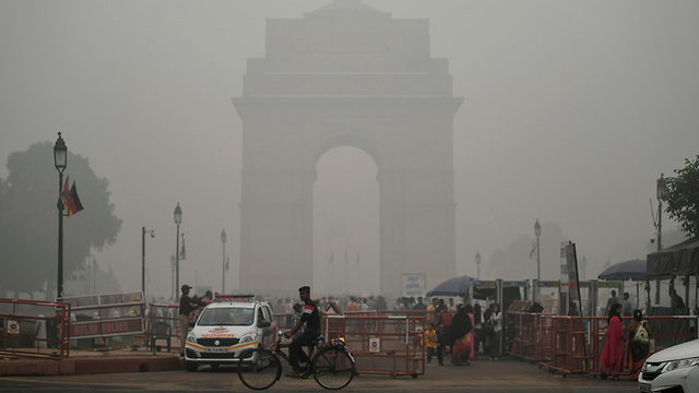 זיהום אוויר ניו דלהי הודו (צילום: AFP)