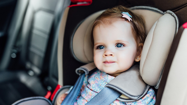 תינוק פעוט ילד רכב (צילום: shutterstock)