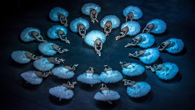 A performance of famous ballet Swan Lake in Prague, March (Photo: EPA)