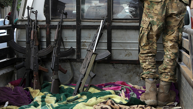 רובה סער קלצ'ניקוב קלשניקוב אצל מורדים סורים שנתמכים ע