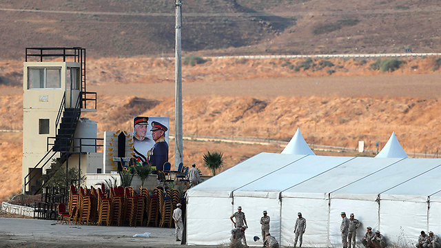 הכנות ל טקס ב נהריים ירדן (צילום: AFP)