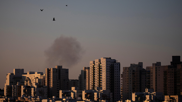 Iron Dome intercepts Gaza rockets over Ashkelon (Photo: Reuters)
