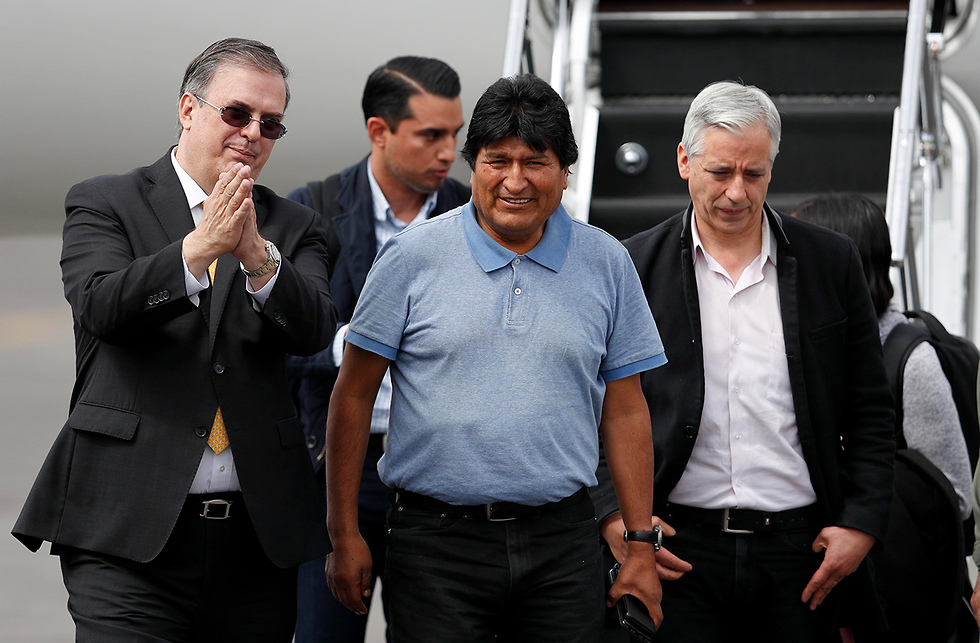 אבו מוראלס נשיא בוליביה לשעבר נוחת ב מקסיקו מקלט מדיני (צילום: AP)