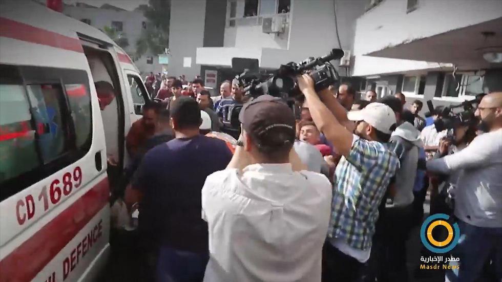 Тела убитых доставили в больницу в Газе