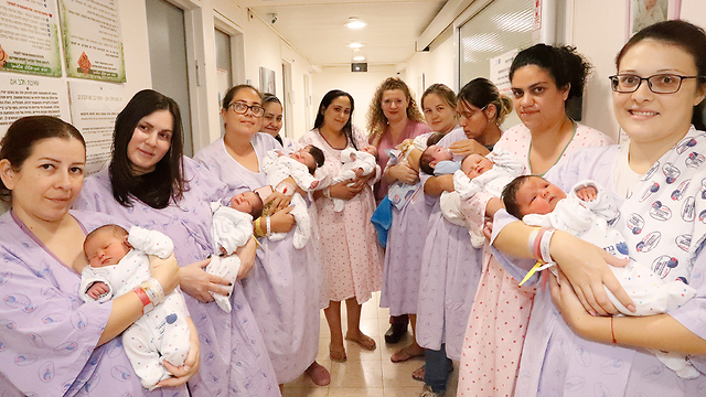 יולדות בבית חולים ברזילי (צילום: גדי קבלו)