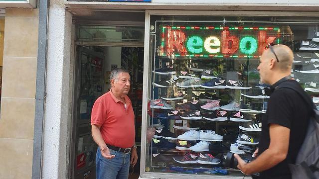סוחרים בעלי חנויות ברחוב ביאליק רמת גן (צילום: קרן נתנזון ויץ)