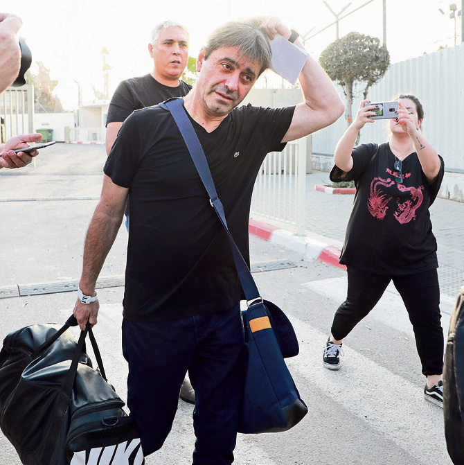 עופר מקסימוב ביציאה מהכלא השבוע. “אדם מניפולטיבי, חסר מעצורים, שחי ברמת חיים גבוהה מאוד והימר בסכומים מטורפים" | צילום: דנה קופל עופר מקסימוב ביציאה מהכלא השבוע. “אדם מניפולטיבי, חסר מעצורים, שחי ברמת חיים גבוהה מאוד והימר בסכומים מטורפים" | צילום: דנה קופל