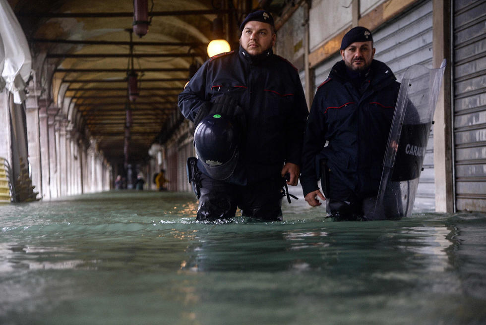 איטליה ונציה הצפה הצפות שיטפונות שיטפון  (צילום: AFP    )
