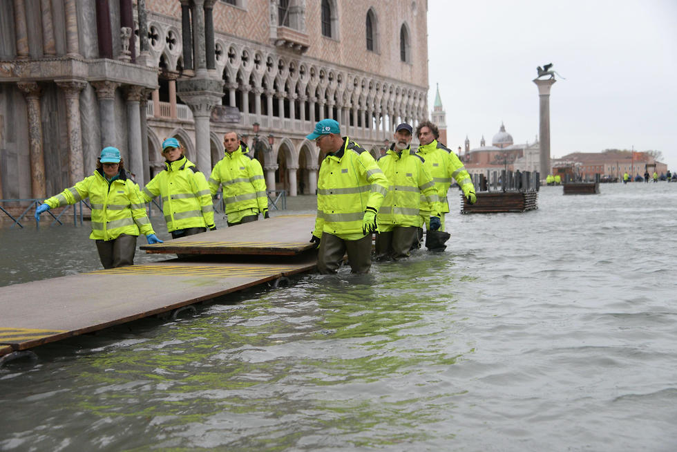 איטליה ונציה הצפה הצפות שיטפונות שיטפון  (צילום: EPA)