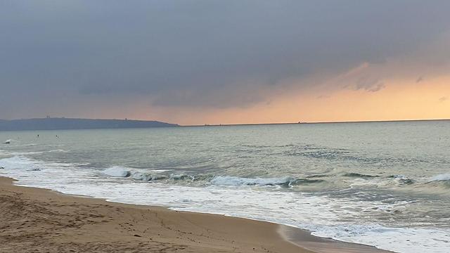 חוף נהריה (צילום: סער הס)