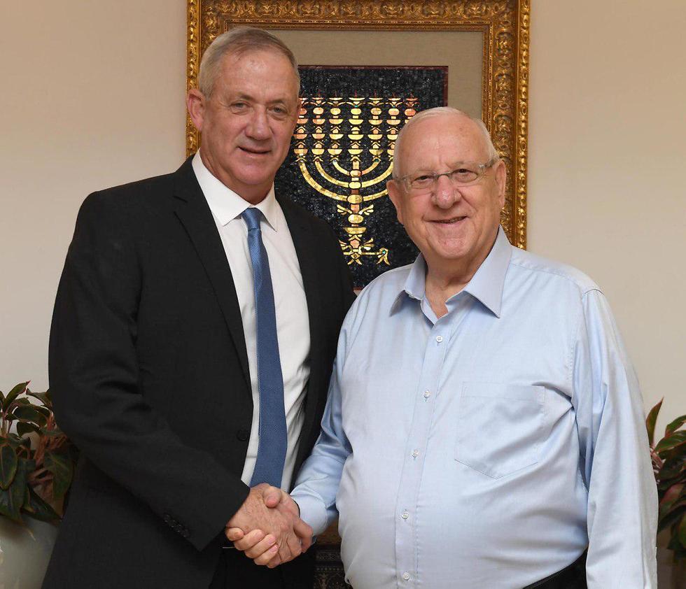 Blue and White leader Benny Gantz and President Reuven Rivlin meetin in Jerusalem (Photo: GPO)
