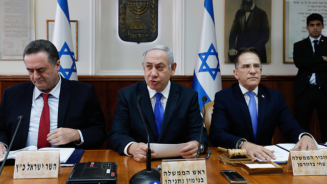 Prime Minister Benjamin Netanyahu during Sunday's cabinet meeting (Photo: Ohad Zwigenberg)