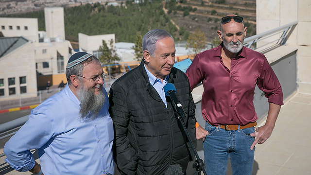 Prime Minister Benjamin Netanyahu visits settlements a day after U.S. decision on their legality (Photo: Noam Moskovitch)
