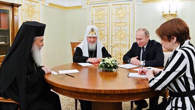 Владимир Путин с греческим патриархом Теофилом. Фото: пресс-служба