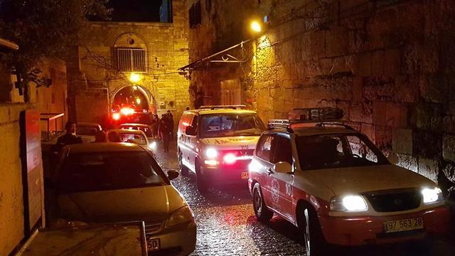 אישה כבת 80 נהרגה בקריסת מעלית בדרך שער האריות בירושלים (צילום: תיעוד מבצעי מד