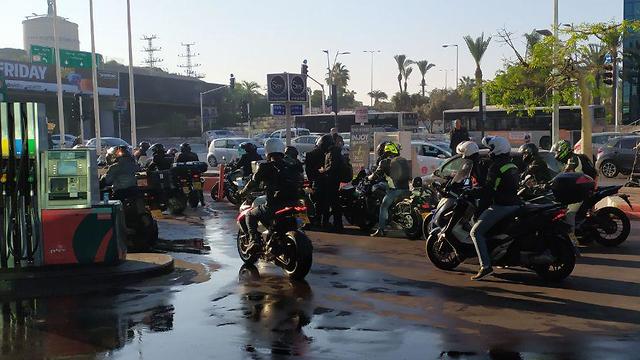 מחאת האופנועים עם תחילת האכיפה נגד נסיעה על שול הכביש (צילום: ליהי קרופניק)