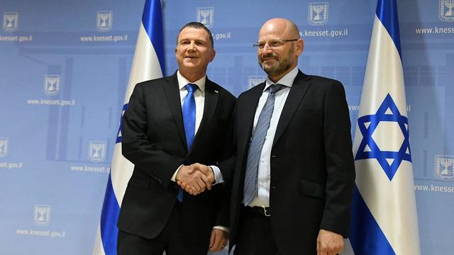 יורם טורבוביץ' צוות משא ומתן כחול לבן ו יולי אדלשטיין (צילום: רפי קוץ)