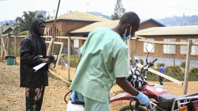 הרפובליקה הדמוקרטית של קונגו אבולה מרכז סיוע (צילום: AP)