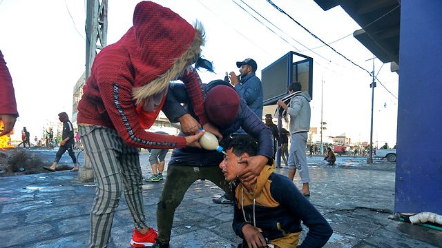 נג'ף הפגנות מהומות מחאה עיראק (צילום: AP)