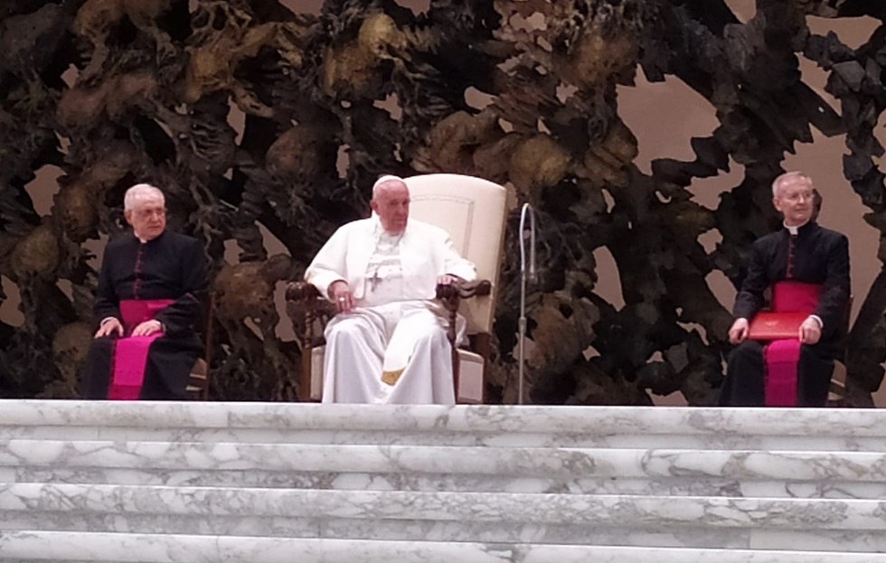 האפיפיור פרנציסקוס בכנס 