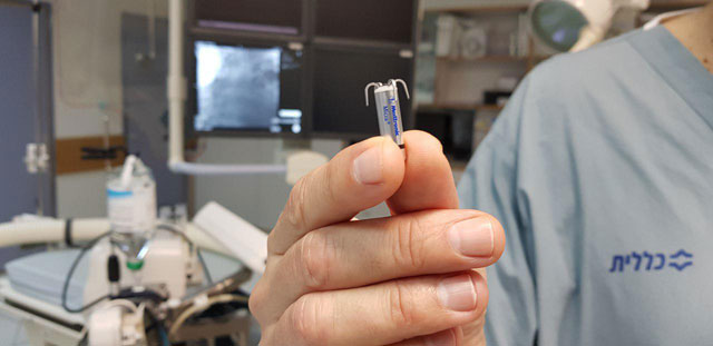 Самый маленький кардиостимулятор в мире. Фото: пресс-служба больницы "Кармель"