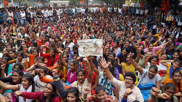 הודו אונס הפגנה היידראבד רצח פריאנקה (צילום: רויטרס)