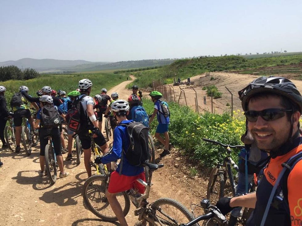 מסע אופניים של נערים מפנימיות בניצנה (צילום: באדיבות הרוח הישראלית)