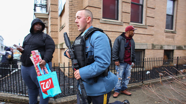 ירי ברחוב מרטין לוטר קינג' בניו גרזי  (צילום:  AFP)