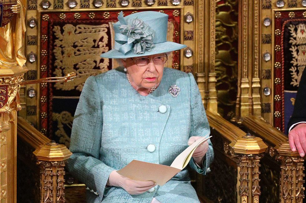 מלכת בריטניה אליזבת השנייה פרלמנט הצגת חזון ממשלת בוריס ג'ונסון (צילום: gettyimages)