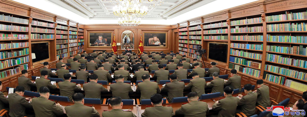 קים ג'ונג און ב מפגש ועידת הצבא המרכזית של מפלגת הפועלים ב צפון קוריאה  (צילום: AFP)