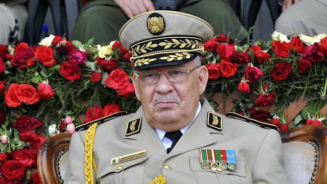 גנרל אחמד קאייד סלאח מפקד צבא אלג'יריה ש מת  (צילום: EPA)