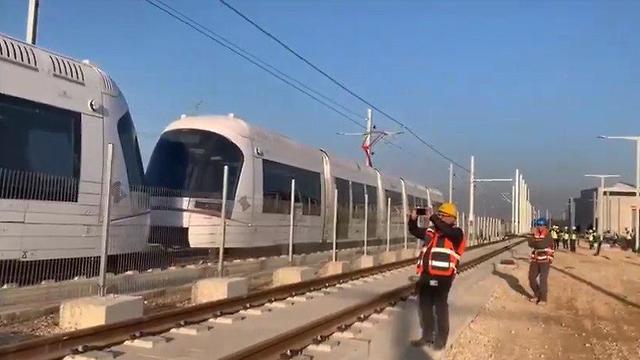 Часть вагонов красной линии, прибывшие в Израиль. Фото: НЕТА